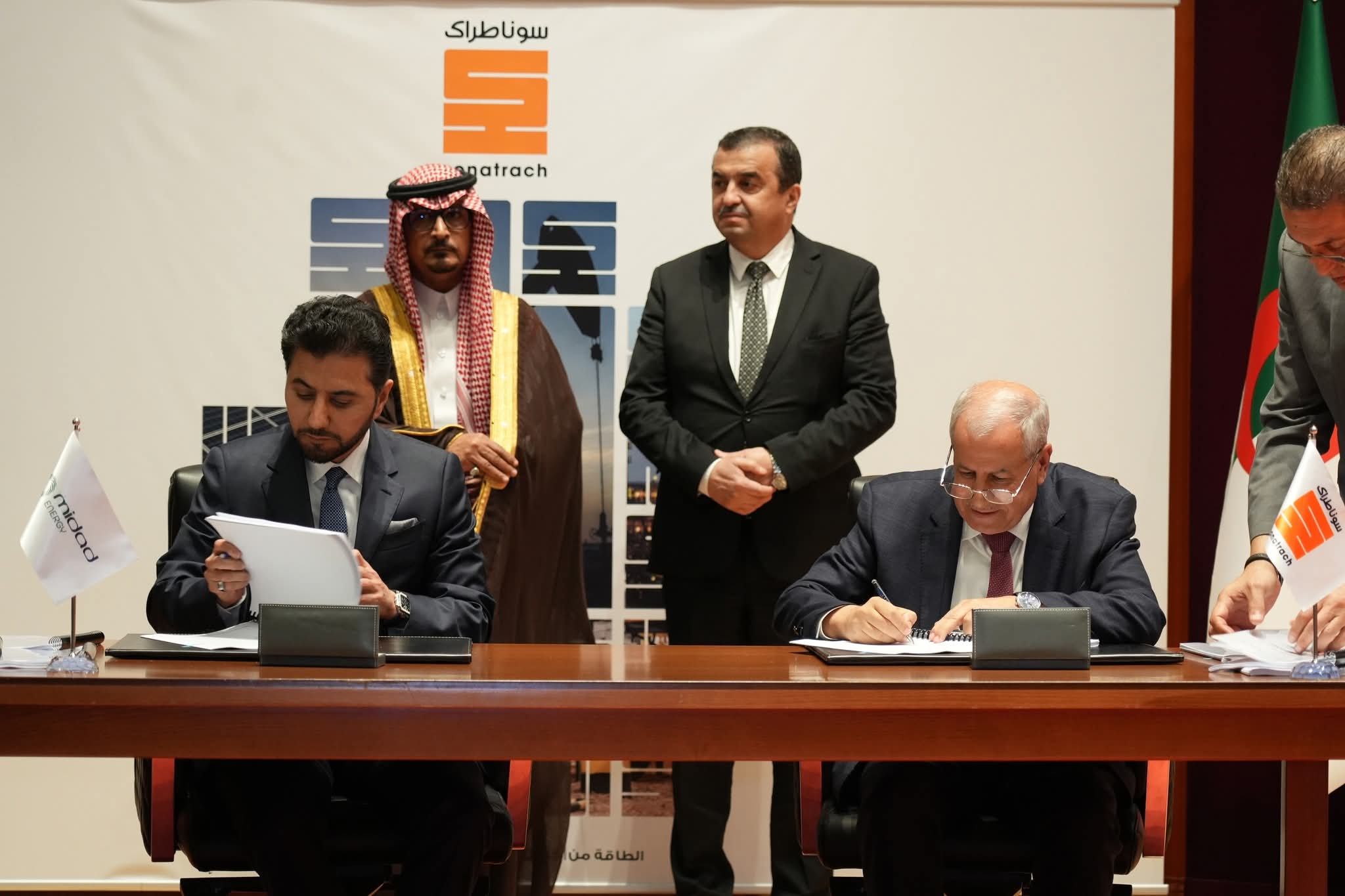 مراسم توقيع عقد محروقات بين "سوناطراك" الجزائرية و"مداد" السعودية. 174 FB IMG 1760362745922 I Le Jeune Indépendant عربي
